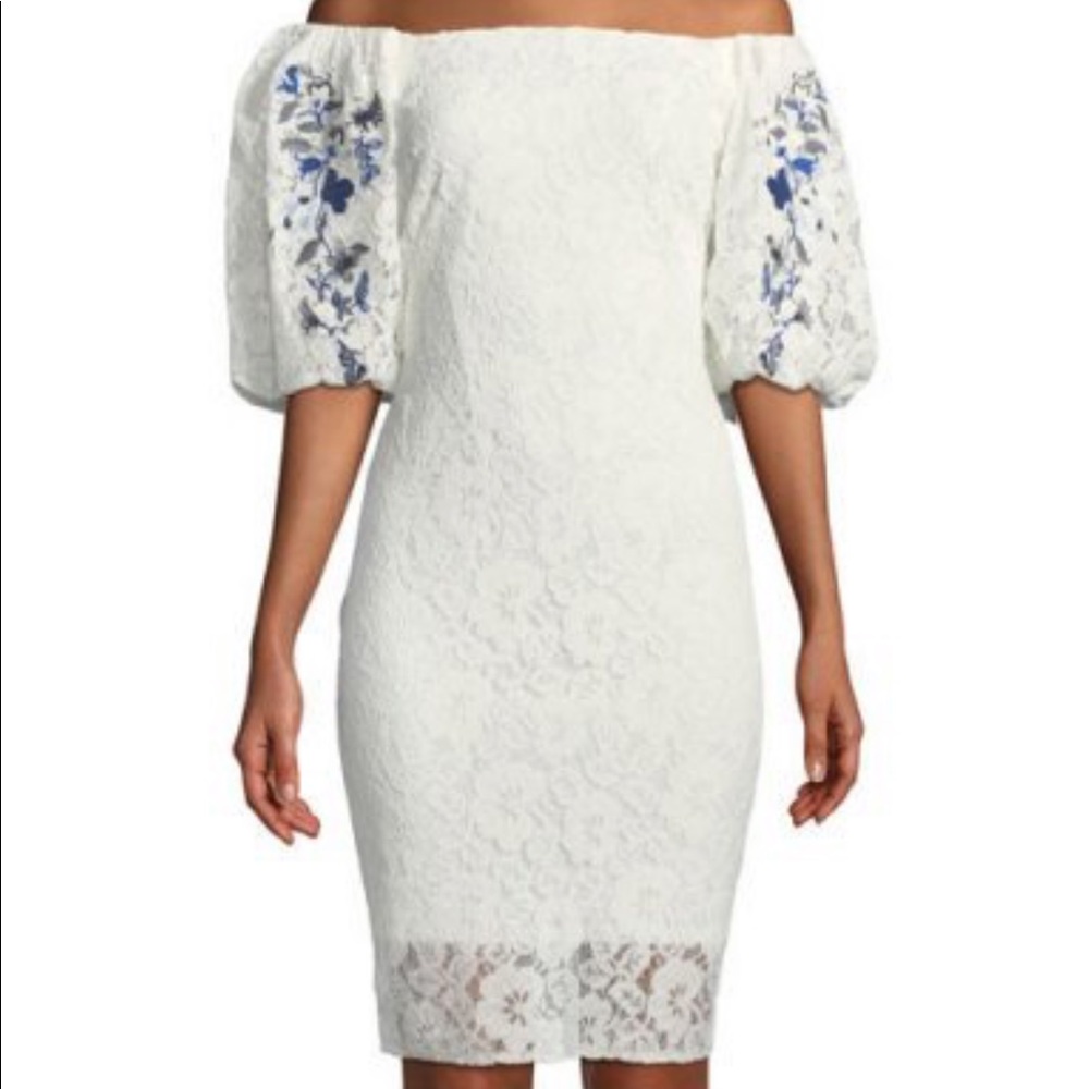 Taylor sz 4, 6 Embroidered Lace Dress